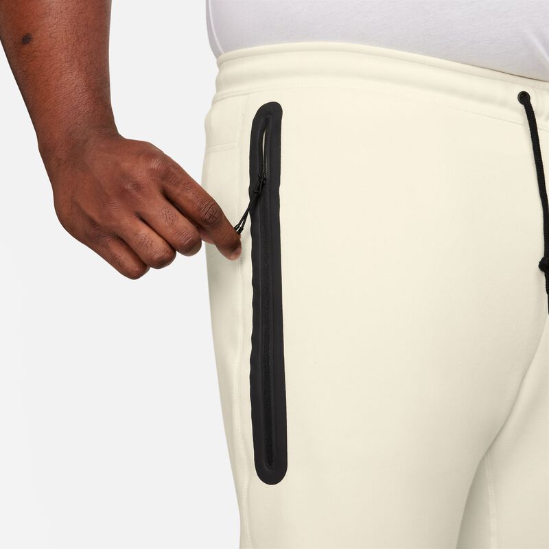 Nike Sportswear Tech Fleece, Leche de coco/Negro, hi-res