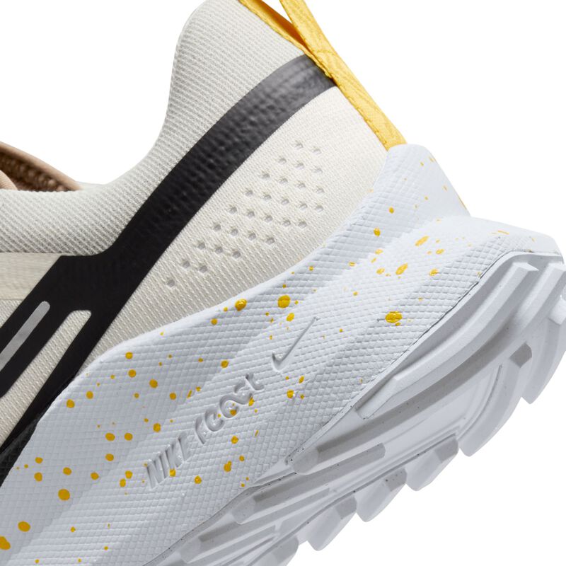 Nike React Pegasus Trail 4, Marfil pálido/Caqui/Blanco/Negro, hi-res