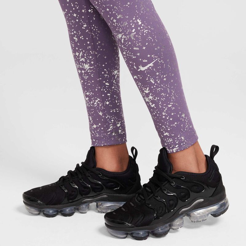 Nike One, Pasa Oscura/Plata Metalizada, hi-res