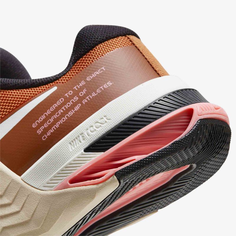 Nike Metcon 8, Rojizo oscuro/Arenales/Vela/Negro, hi-res