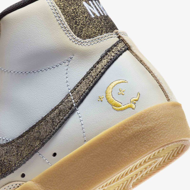 Nike Blazer Mid '77 Premium, Marrón verdoso claro/Oro topacio/Azul susurro/Amarillo goma, hi-res