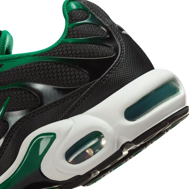 Nike Air Max Plus, Negro/Malaquita/Goma Marrón Claro/Blanco, hi-res