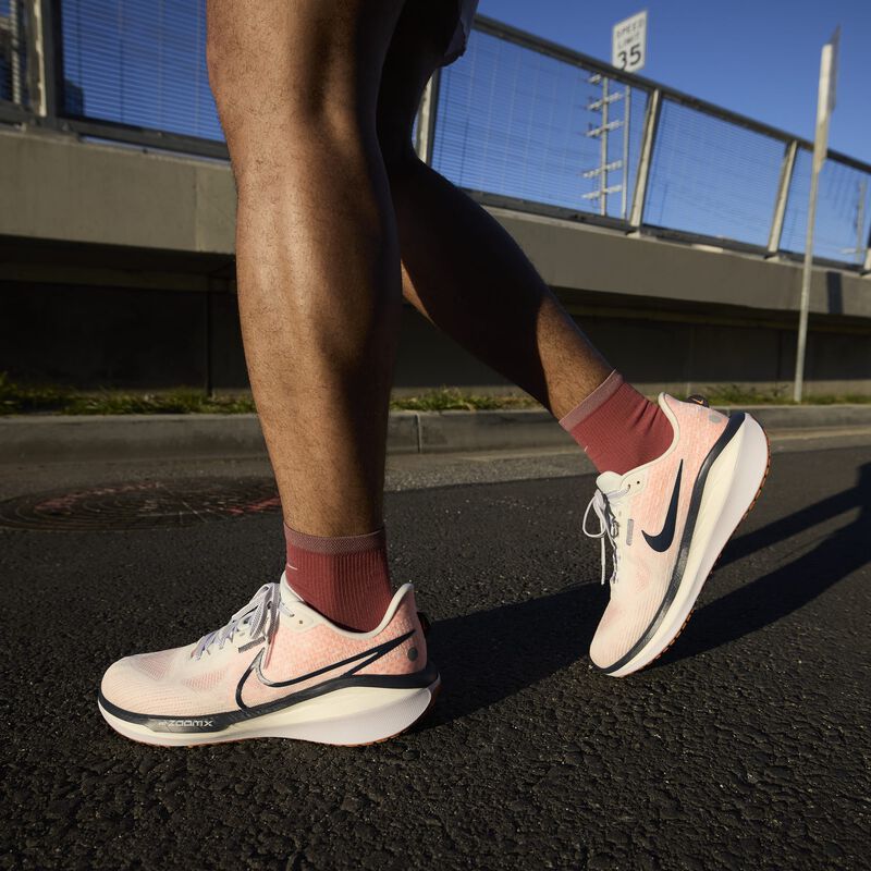 Nike Vomero 17, Blanco Cumbre/Azul Trueno-Naranja Total, hi-res