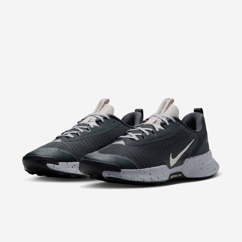 Nike Juniper Trail 3, Gris Humo Oscuro/Negro/Gris Lobo/Marrón Verdoso Claro, hi-res