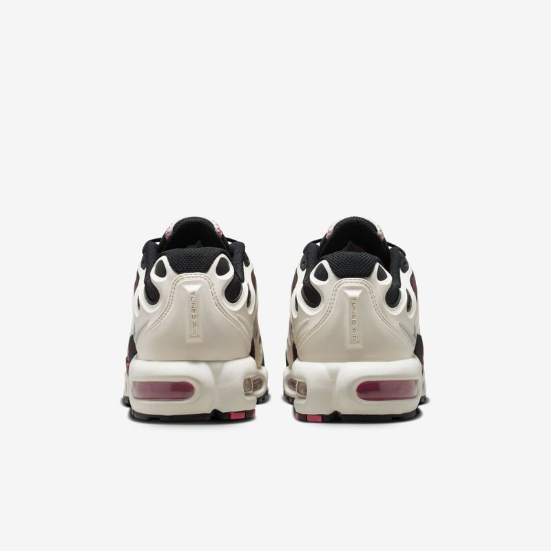 Nike Air Max Plus Drift, Fantasma/Plata Metalizado-Negro-Rojo Fuego, hi-res