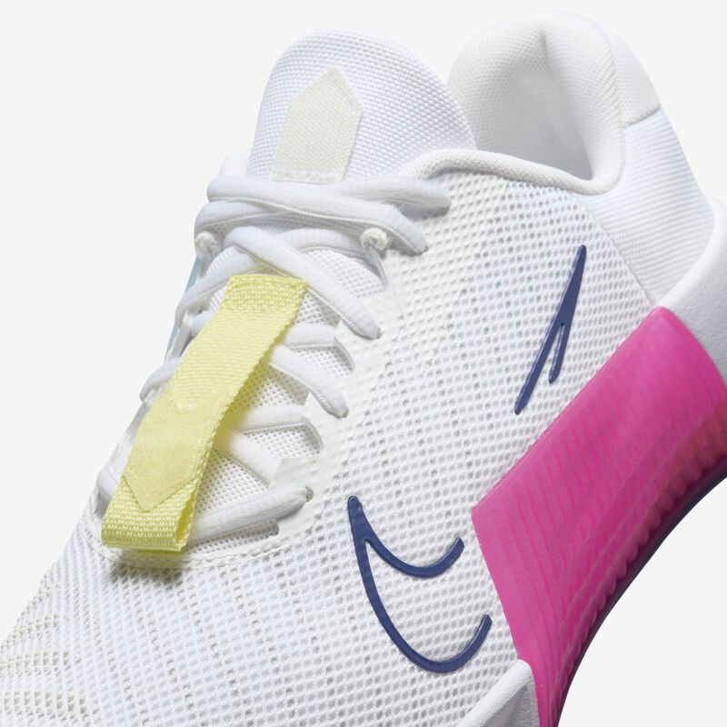 Nike Metcon 9, Blanco/Blanco-Azul Real Profundo-Rosa Feroz, hi-res
