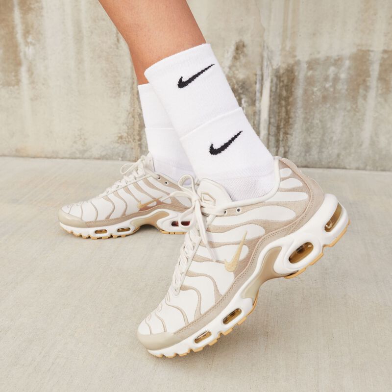 Nike Air Max Plus PRM, Blanco Cumbre/Vainilla Pálido-Verde de Arena, hi-res