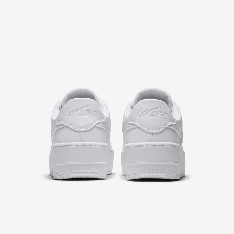 Nike Air Force 1 Sage Low, Blanco/Oro Metálico Coin/Negro, hi-res