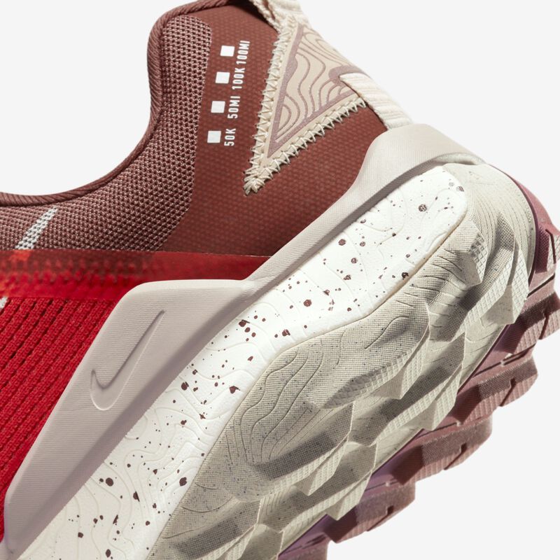 Nike Wildhorse 8, Rojo Picante/Pony oscuro/Gris topo difuso/Vela, hi-res
