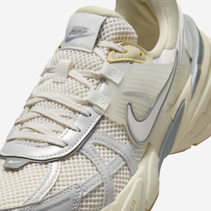 Nike V2K Run, Vela/Caqui Claro/Gris Humo Claro/Vela, hi-res