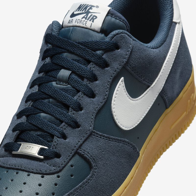 Nike Air Force 1 '07 LV8, Azul Marino Armero/Blanco Cumbre-Marrón Claro Goma, hi-res