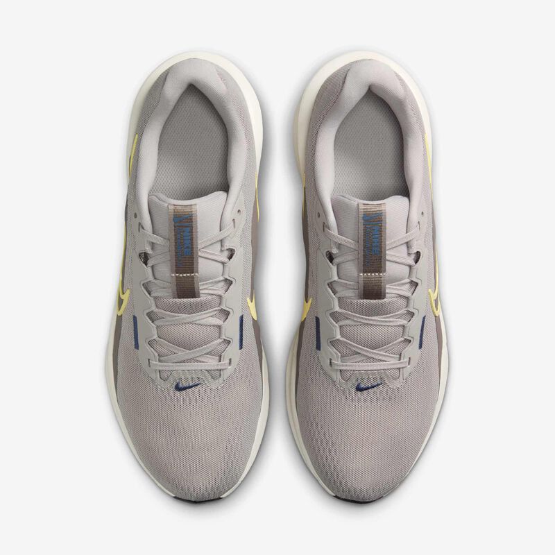 Nike Downshifter 13, Gris Universitario/Cueva/Azul Difuso/Amarillo Suave, hi-res