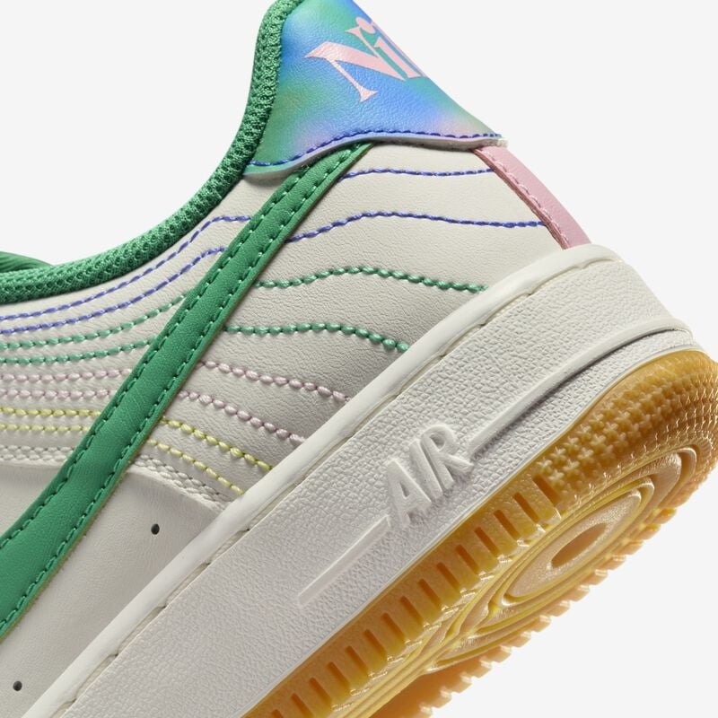 Compra Nike Air Force LV8 por PEN Nike Perú