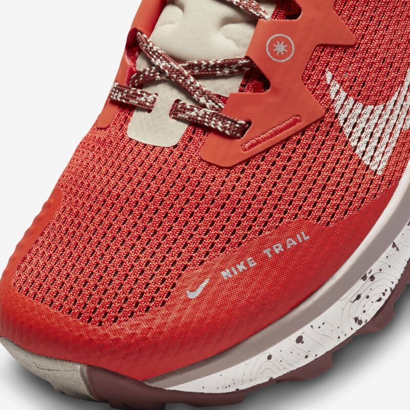 Nike Wildhorse 8, Rojo Picante/Pony oscuro/Gris topo difuso/Vela, hi-res