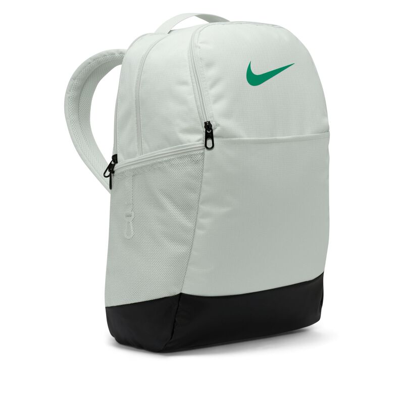Nike Brasilia 9.5, Plata Claro/Negro/Verde Estadio, hi-res