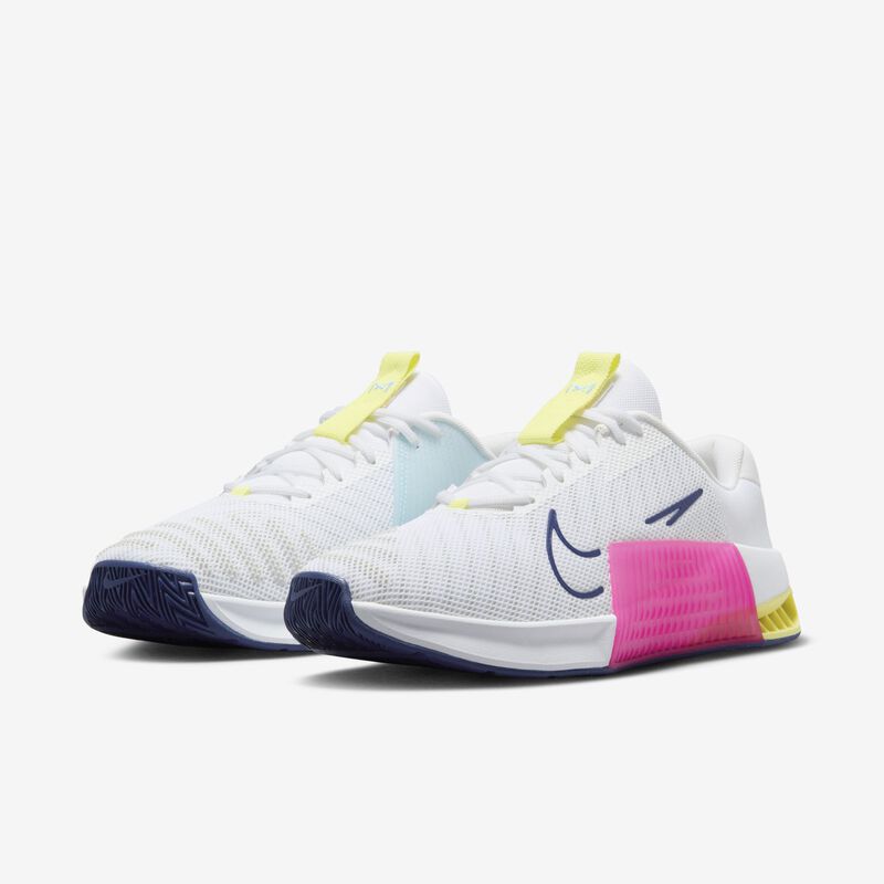 Nike Metcon 9, Blanco/Blanco-Azul Real Profundo-Rosa Feroz, hi-res