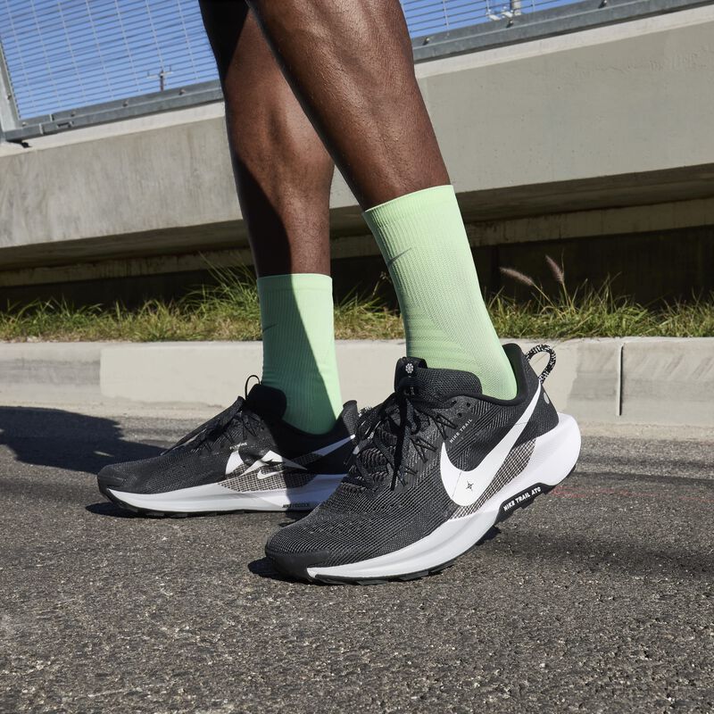 Nike Pegasus Trail 5, Negro/Antracita/Gris lobo/Blanco, hi-res