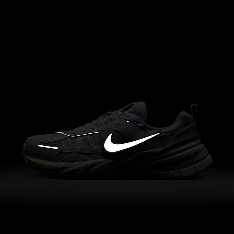 Nike V2K Run, Tinte Platino/Blanco Cumbre/Gris Humo Claro/Tinte Platino, hi-res