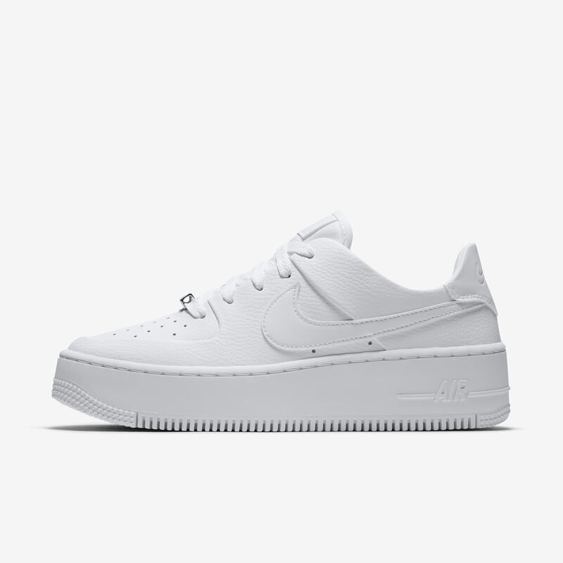 Nike Air Force 1 Sage Low, Blanco/Oro Metálico Coin/Negro, hi-res