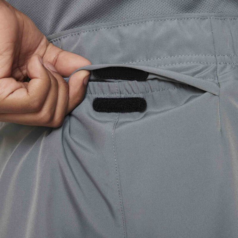 Nike Dri-FIT Challenger, Gris humo/Negro, hi-res