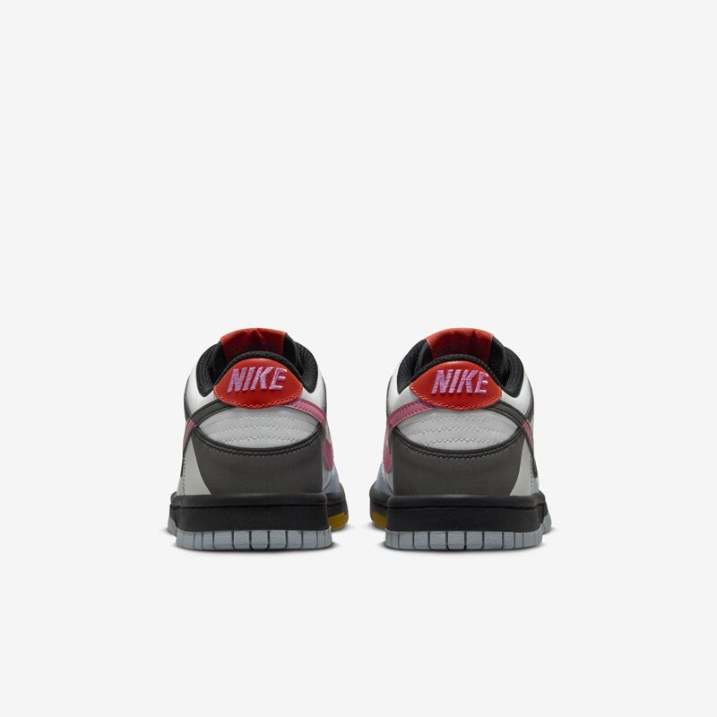 Nike Dunk Low SE, Blanco cumbre/Negro/Rosa Juguetón/Azul Armería Ligero, hi-res