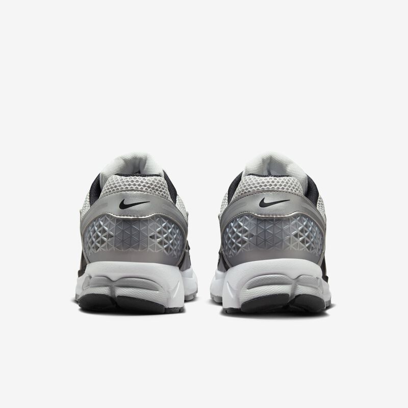 Nike Zoom Vomero 5, Plata Metalizado/Pure Platinum/Blanco/Negro, hi-res