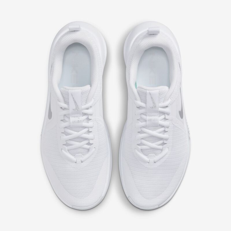 Nike MC Trainer 3, Blanco/Polvo Fotón/Platino Metalizado, hi-res