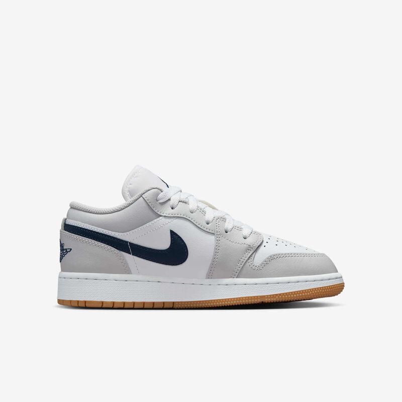 Air Jordan 1 Low, Blanco/Gris Neutro/Marrón Medio Goma/Azul Marino Medianoche, hi-res