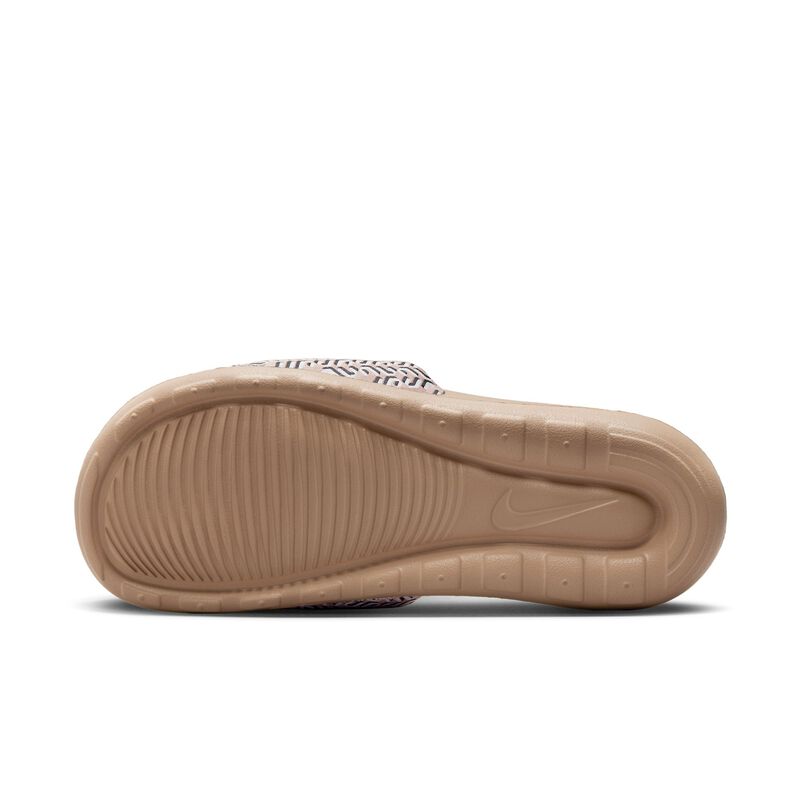 Nike Victori One x Nike United, Cáñamo/Blanco Cumbre/Negro, hi-res