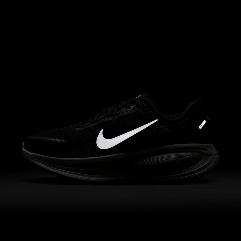 Nike Vomero 18, Negro/Leche De Coco/Mena De Hierro Claro/Blanco Cumbre, hi-res