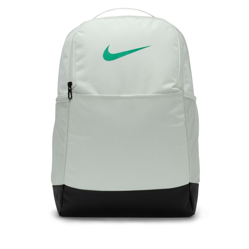 Nike Brasilia 9.5, Plata Claro/Negro/Verde Estadio, hi-res