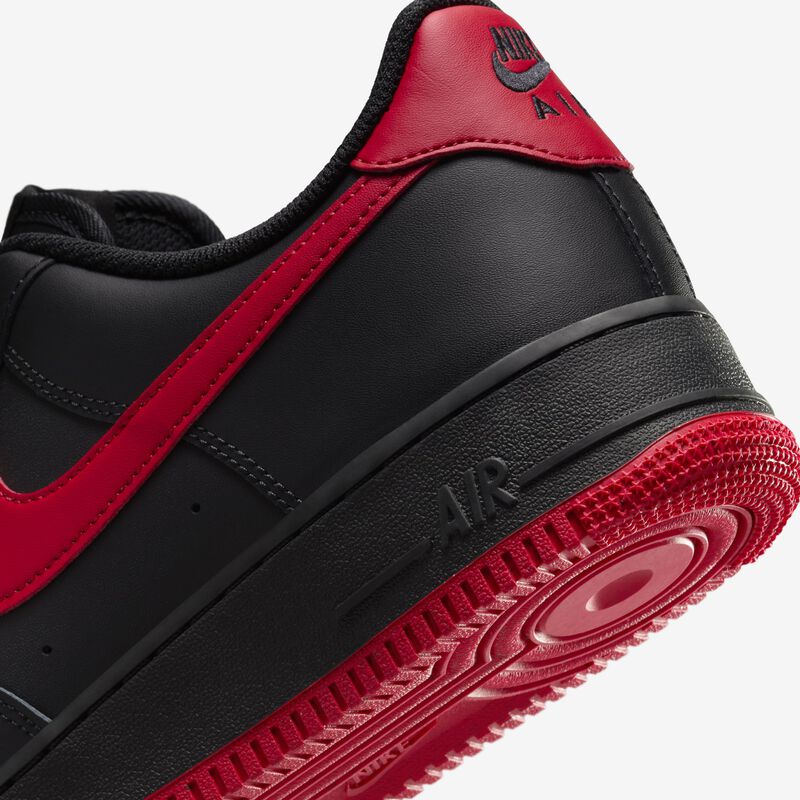 Nike Air Force 1 '07, Negro/Rojo Universitario-Negro, hi-res