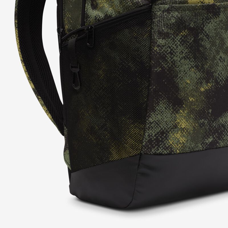 Nike Brasilia, Verde Aceite/Negro/Leche De Coco, hi-res