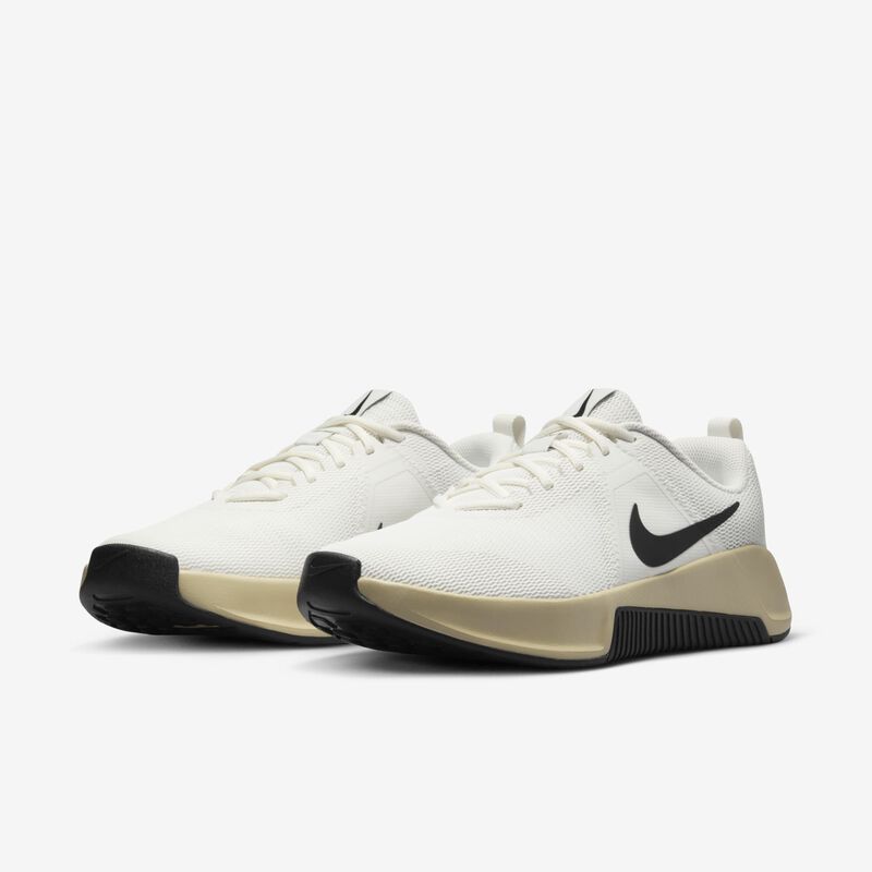 Nike MC Trainer 3, Vela/Equipo Negro-Oro-Blanco, hi-res