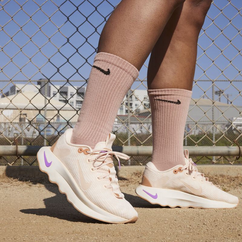 Nike Motiva, Guayaba hielo/Blanco cumbre/Sueño fucsia/Guayaba hielo, hi-res
