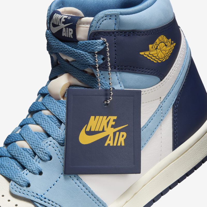 Air Jordan 1 Retro High OG, Azul universitario/Vela/Azul marino medianoche/Oro universitario, hi-res