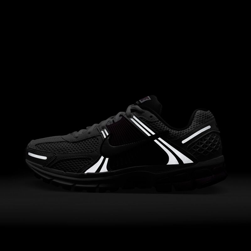 Nike Zoom Vomero 5, Blanco/Platino Puro/Fucsia Intenso/Platino Metálico, hi-res