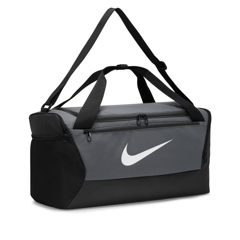 Nike Brasilia 9.5, Gris Hierro/Negro/Blanco, hi-res