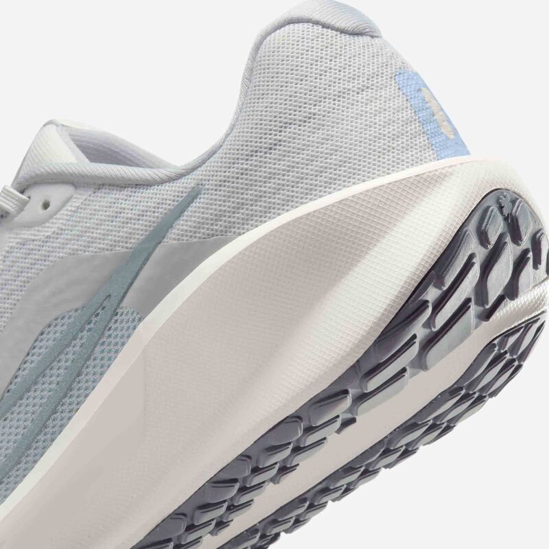 Nike Downshifter 13, Polvo Fotón/Gris Humo Claro/Blanco Cumbre/Peltre Metalizado, hi-res