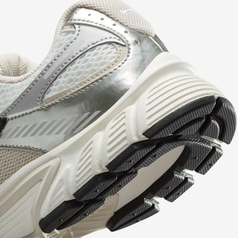 Nike V5 RNR, Blanco Cumbre/Vela/Negro/Marrón Orewood Claro, hi-res