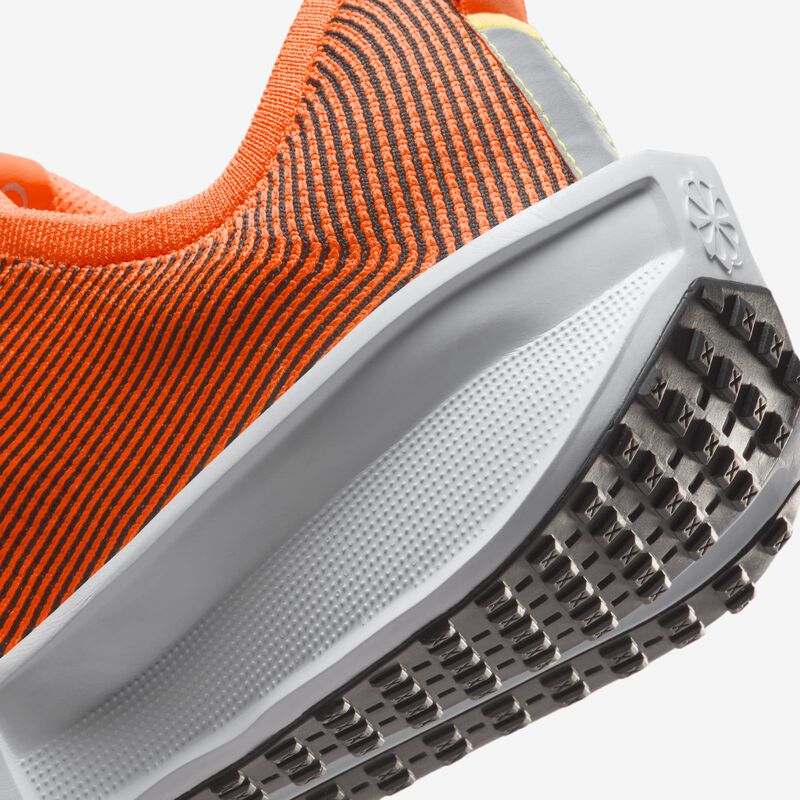 Nike Interact Run SE, Naranja Total/Voltio-Gris Fútbol-Negro, hi-res