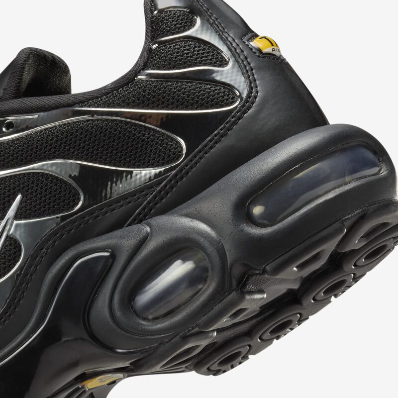 Nike Air Max Plus SE, Negro/Plata Metalizado/Laser Crimson/Negro Claro, hi-res