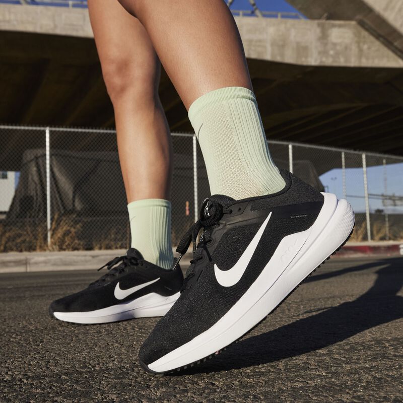 Nike Winflo 10, Negro/Negro/Blanco, hi-res