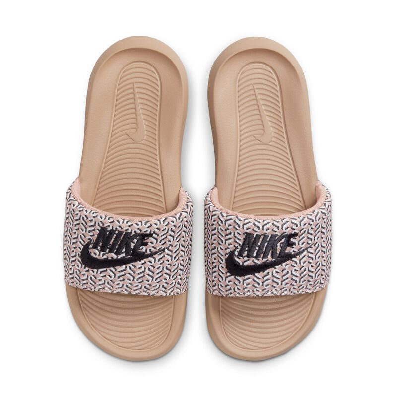 Nike Victori One x Nike United, Cáñamo/Blanco Cumbre/Negro, hi-res