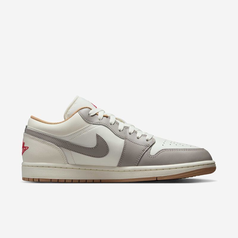 Air Jordan 1 Low, Vela/Gris Universitario/Cáñamo/Rojo Fuego, hi-res