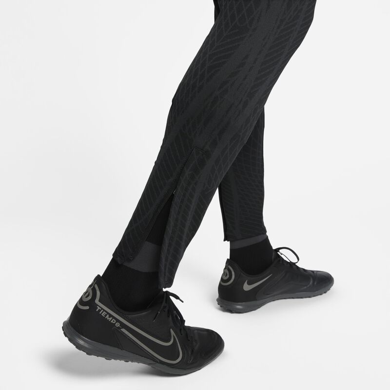 Nike Dri-FIT Strike, Negro/Carmesí brillante, hi-res