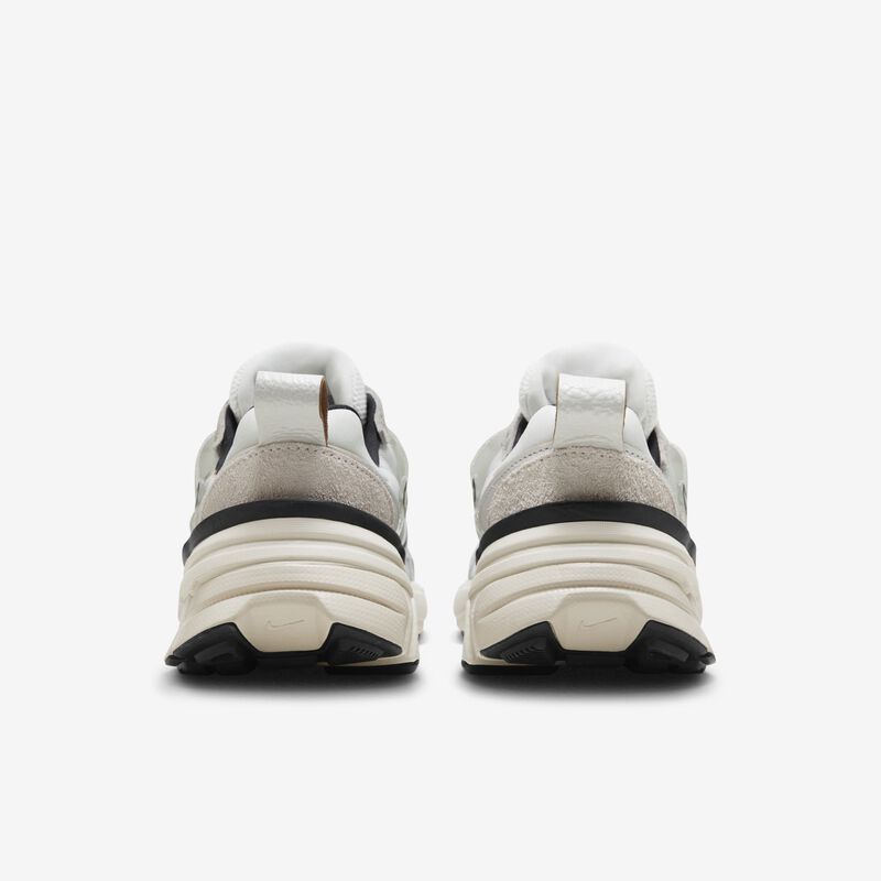 Nike V2K Run, Blanco Cumbre/Blanco/Marrón Verdoso Claro/Cromo, hi-res