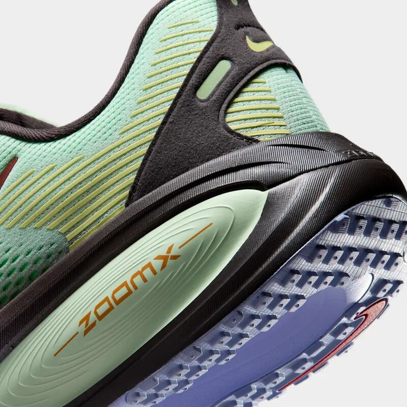 [Ljava.lang.String;@70eb9a89 Nike Vomero 18 SE, Verde, hi-res