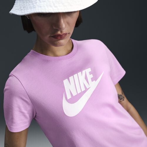 Nike Sportswear Essentials