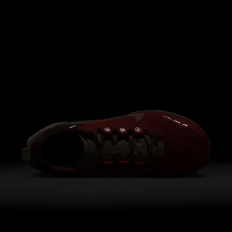 Nike Wildhorse 8, Rojo Picante/Pony oscuro/Gris topo difuso/Vela, hi-res